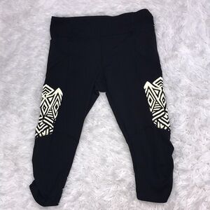 Lululemon Stash It Crop Black *Reflective
